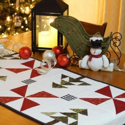 An Evergreen Christmas Table Runner Pattern