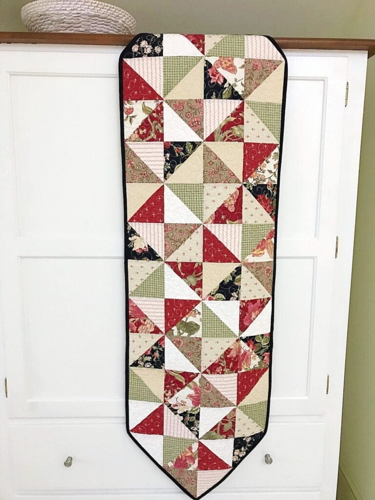 Cottage Pinwheels Table Runner Pattern 